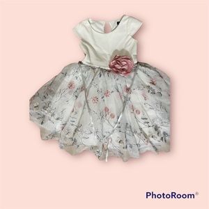 Beautiful floral spring dress 5T